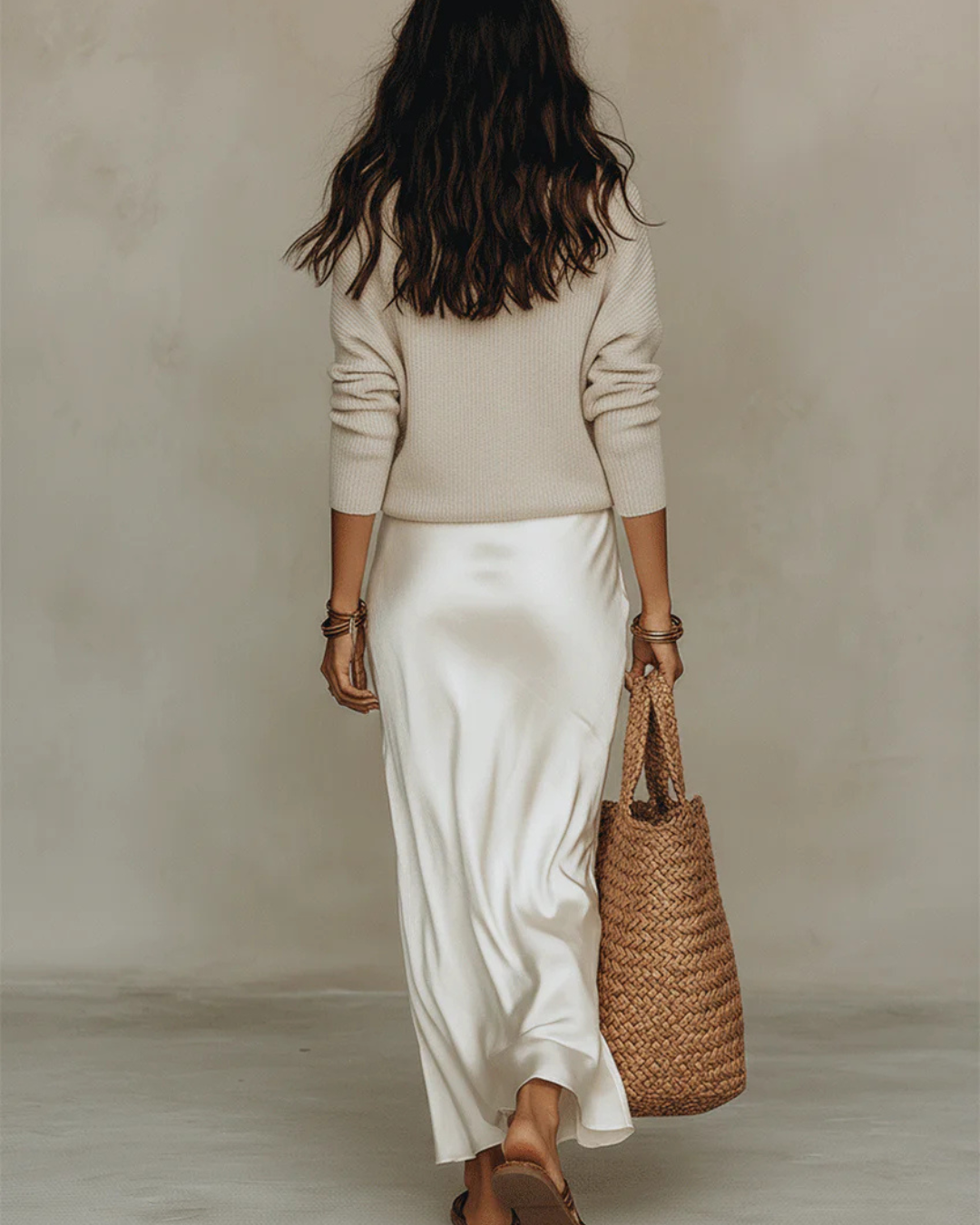 Solène – Robe Midi Satinée Élégante